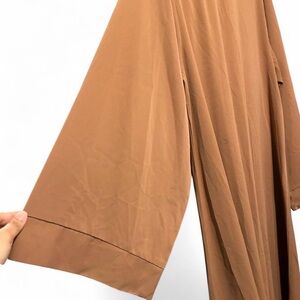Beige abaya/kaftan with wide sleeves and matching waist tie